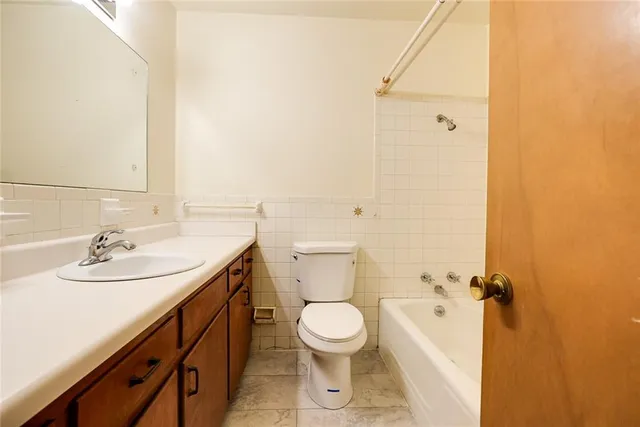 $220,000 | 8304 Willow Way, Raytown, MO 64138