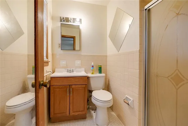 $220,000 | 8304 Willow Way, Raytown, MO 64138