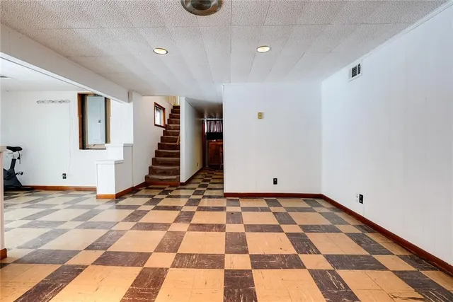 $220,000 | 8304 Willow Way, Raytown, MO 64138