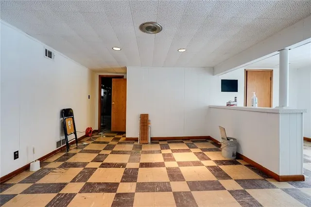 $220,000 | 8304 Willow Way, Raytown, MO 64138