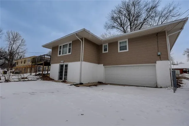 $220,000 | 8304 Willow Way, Raytown, MO 64138