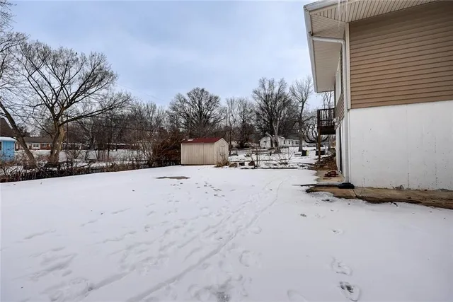 $220,000 | 8304 Willow Way, Raytown, MO 64138