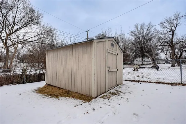 $220,000 | 8304 Willow Way, Raytown, MO 64138