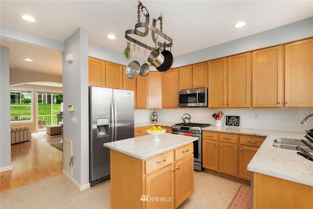 $730,000 | 12210 Northeast 24th Street, Unit 109, Bellevue, WA 98005