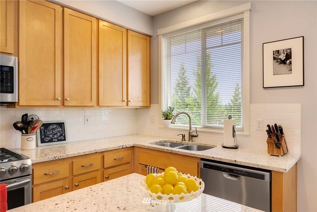 $730,000 | 12210 Northeast 24th Street, Unit 109, Bellevue, WA 98005
