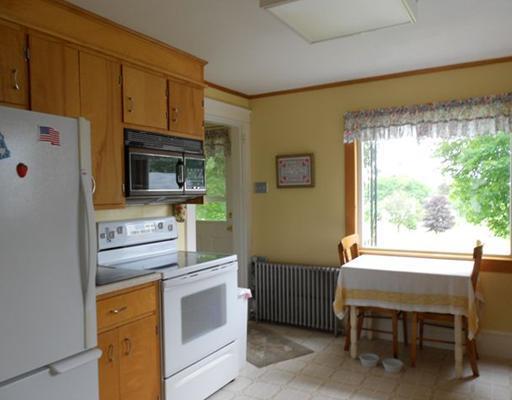 44 Patterson Street Hampden, ME 04444 - Photo 9 of 23 Kitchen.