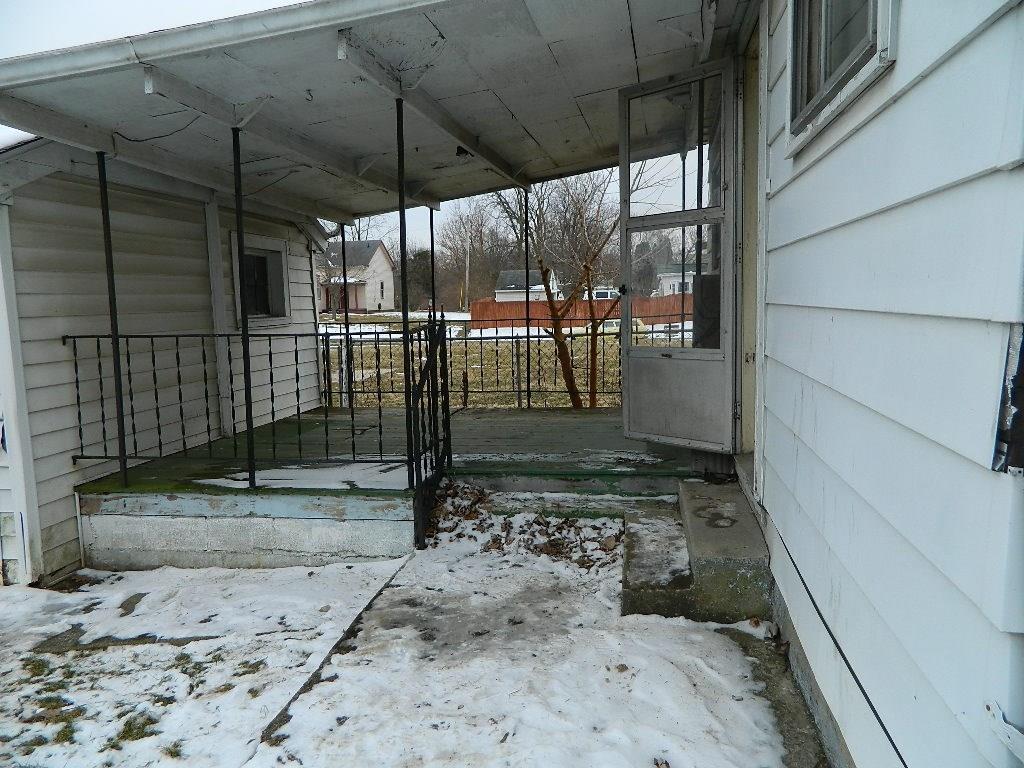 1422 Clay Street Springfield, OH 45505 - Photo 3 of 18