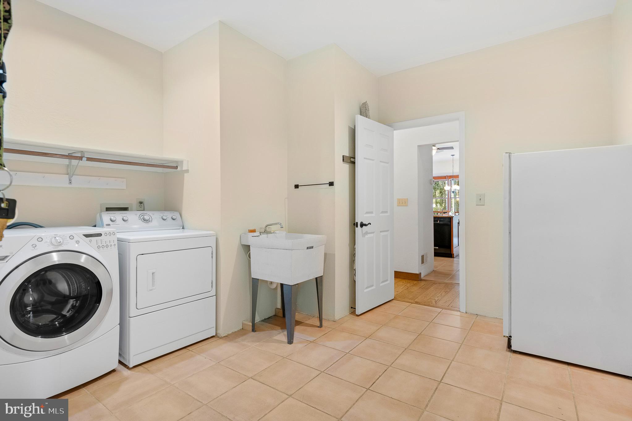 12834 Jesse Smith Road Mount Airy, MD 21771 - Photo 32 of 66 1st Floor Laundry