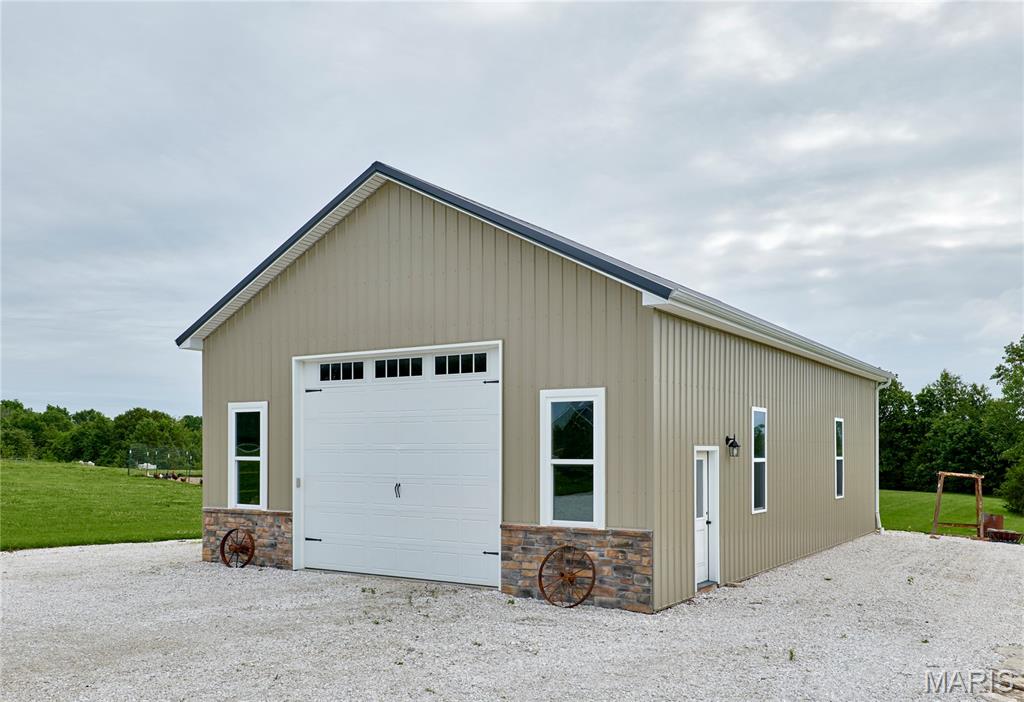 106 Charlie Road Troy, MO 63379 - Photo 3 of 24