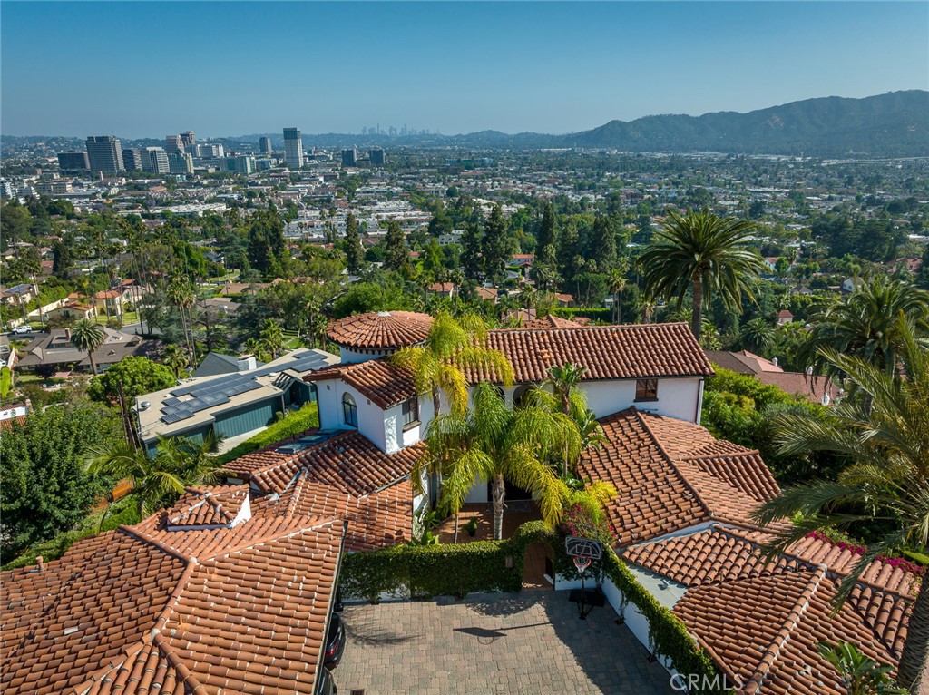 330 Kempton Road Glendale, CA 91202 - Photo 2 of 75