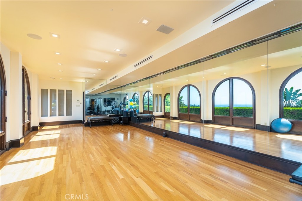 330 Kempton Road Glendale, CA 91202 - Photo 52 of 75