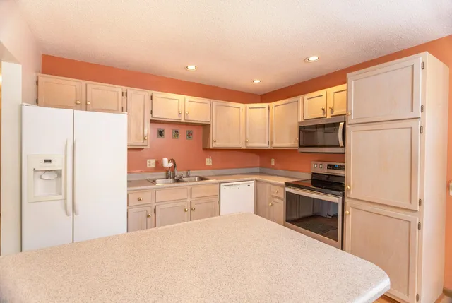 $284,900 | 20770 Ross Parkway, Big Rapids, MI 49307