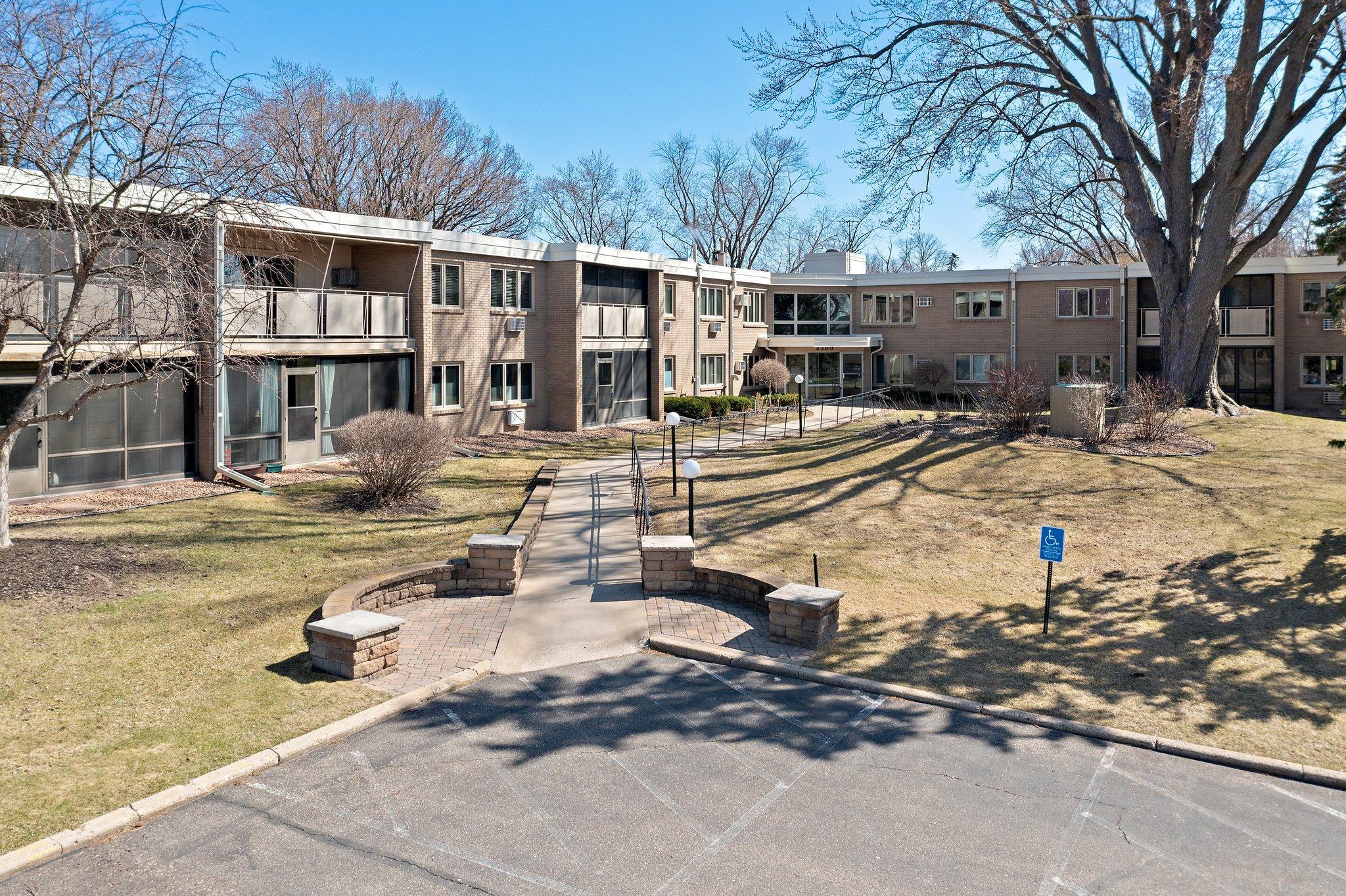 4380 Brookside Court, Unit 103 Edina, MN 55436 - Photo 18 of 41