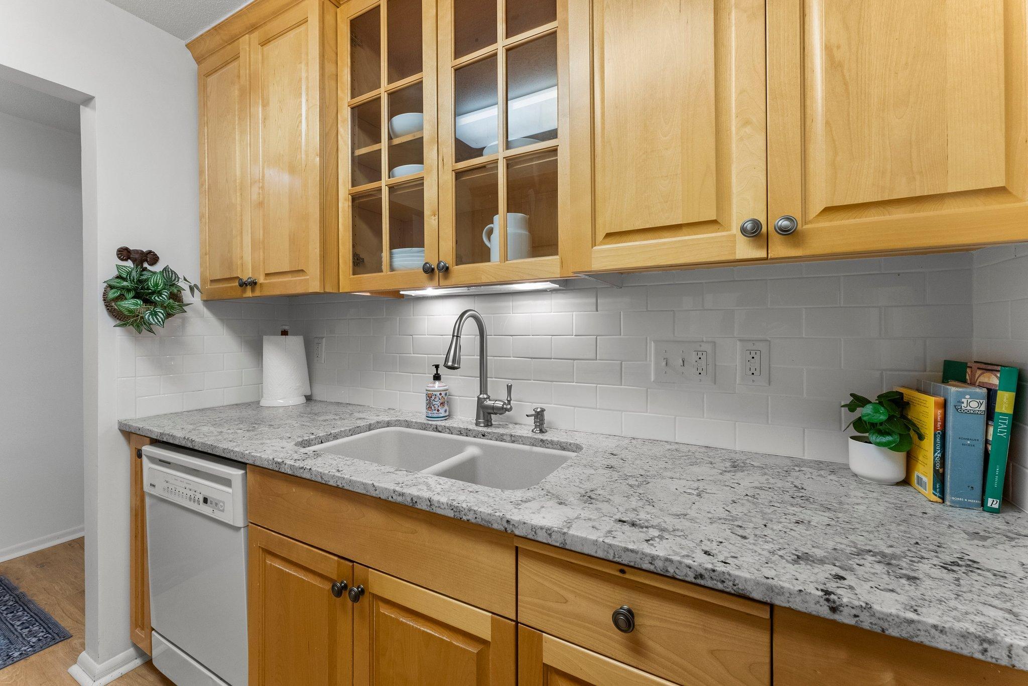 4380 Brookside Court, Unit 103 Edina, MN 55436 - Photo 7 of 41