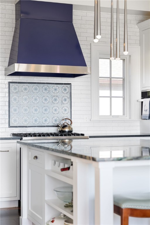 415 Poppasquash Road Bristol, RI 02809 - Photo 20 of 50 Viking range