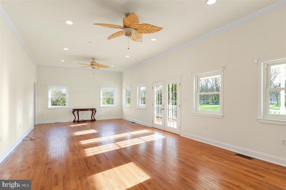 10649 Assateague Road Berlin, MD 21811 - Photo 4 of 39 Hardwood floors
