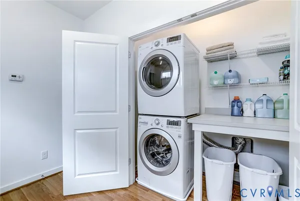 a view of livingroom with washer and dryer