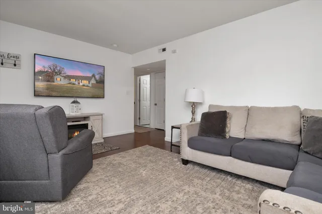 $375,000 | 2913 Illinois Avenue, Baltimore, MD 21227