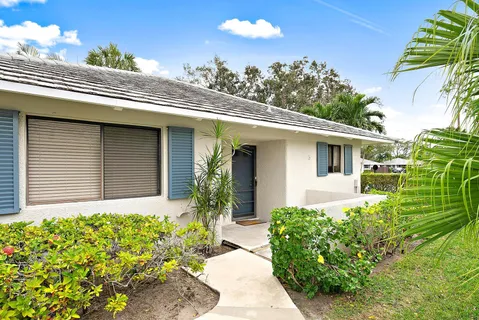 $449,000 | 842 Club Drive, Palm Beach Gardens, FL 33418