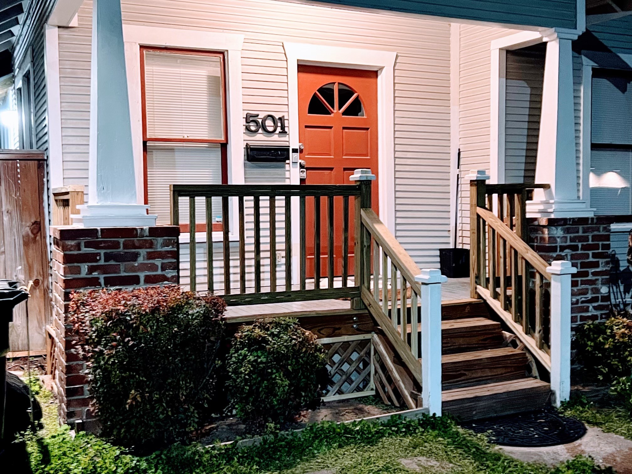 501 East 28th Street Houston, TX 77008 - Photo 1 of 20 a view of a house with a small yard and wooden floor and fence