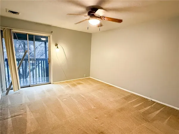 $89,900 | 439 West 104th Street, Unit D, Kansas City, MO 64114