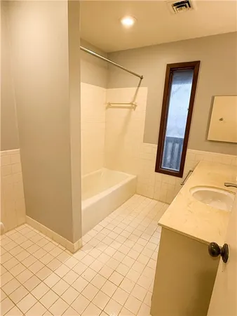 $89,900 | 439 West 104th Street, Unit D, Kansas City, MO 64114