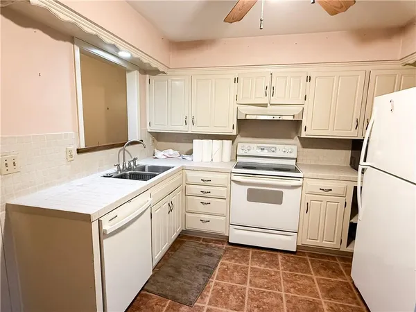 $89,900 | 439 West 104th Street, Unit D, Kansas City, MO 64114