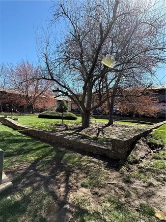 $89,900 | 439 West 104th Street, Unit D, Kansas City, MO 64114