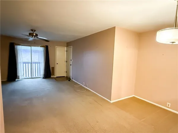 $89,900 | 439 West 104th Street, Unit D, Kansas City, MO 64114