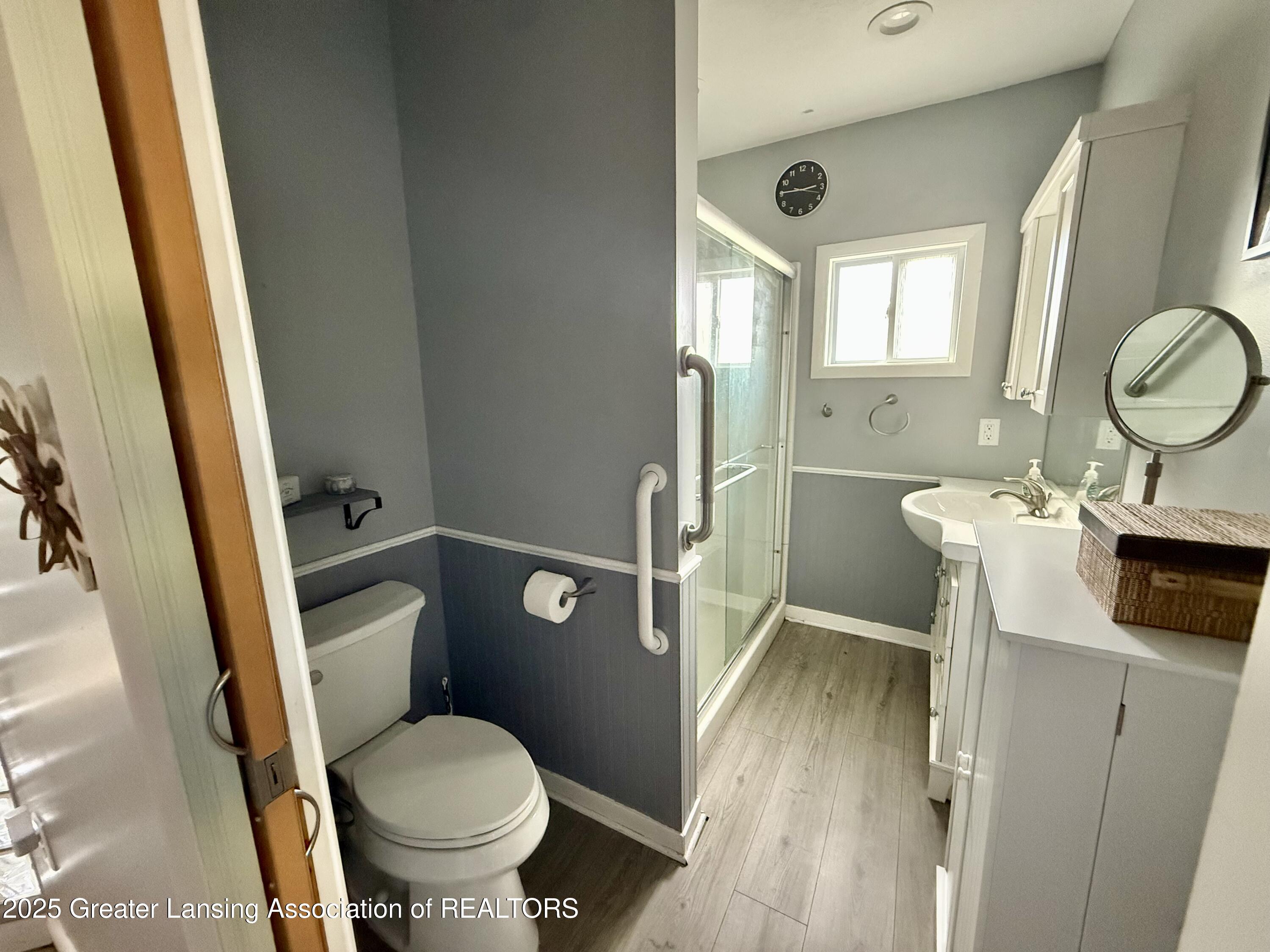 2701 West Holmes Road Lansing, MI 48911 - Photo 10 of 28 IMG_8553
