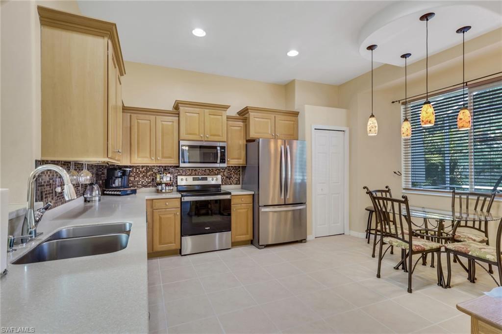 12506 Ivory Stone Loop Fort Myers, FL 33913 - Photo 10 of 37