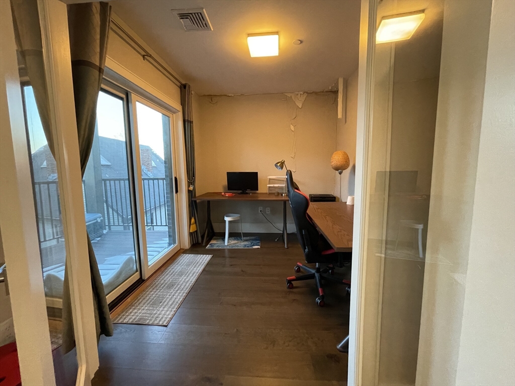 214 Market Street, Unit 301 Boston, MA 02135 - Photo 6 of 11
