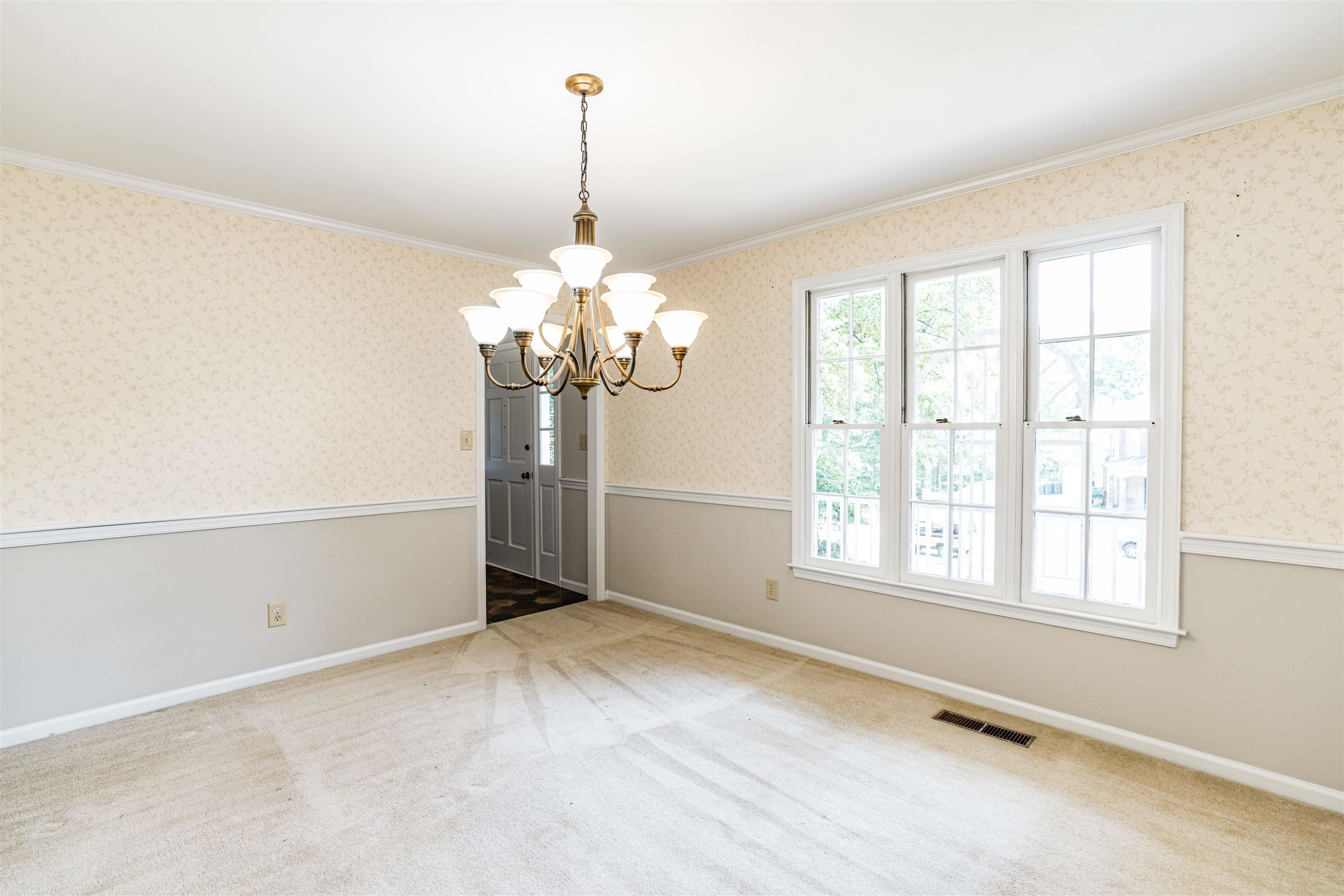 8645 Valley Brook Drive Raleigh, NC 27613 - Photo 7 of 32 Dining Room