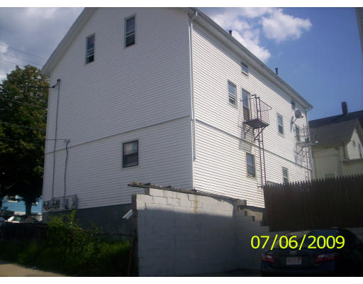 127 Grant Street Fall River, MA 02721 - Photo 3 of 13 Gallery Image 3