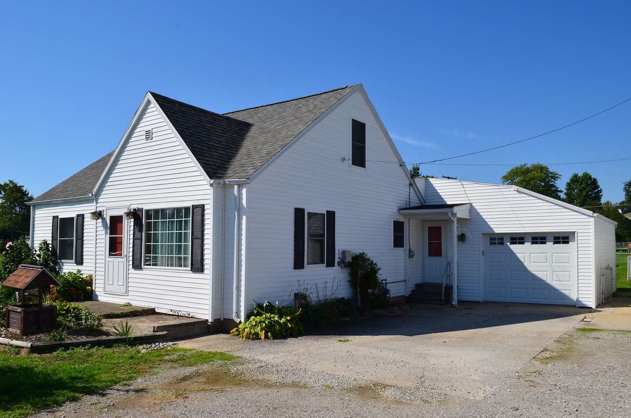 8831 Lima Road Fort Wayne, IN 46818 - Photo 4 of 13