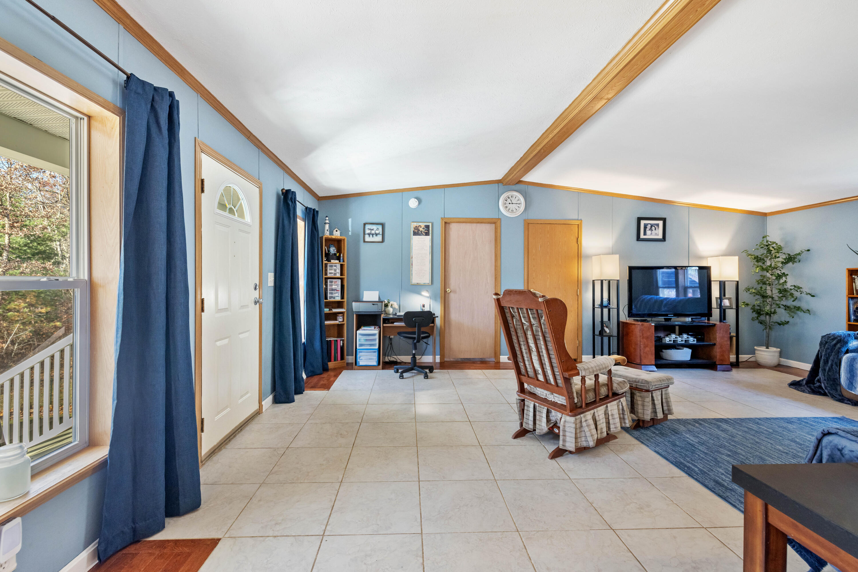 61 Silver Lake Road Shapleigh, ME 04076 - Photo 20 of 39 Large living room