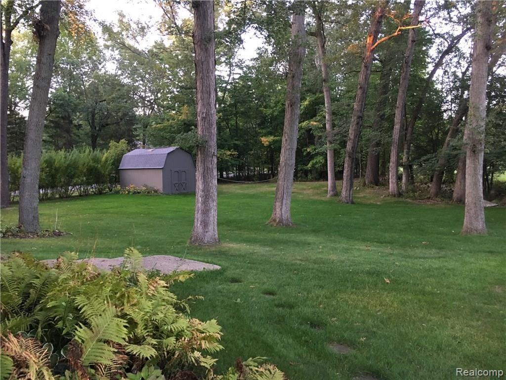 13589 White Lake Road Fenton, MI 48430 - Photo 5 of 25 7C0E9EFB-C1EF-490C-B82F-BCCB3C8A4BA9.jpeg