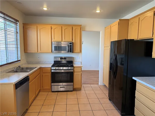 $2,050 | 10116 Desert Wind Drive, Las Vegas, NV 89144