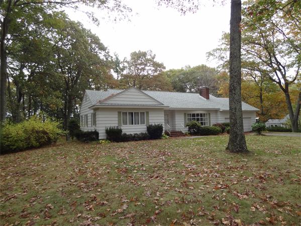15 Chandler Road Andover, MA 01810 - Photo 1 of 16 Gallery Image 1