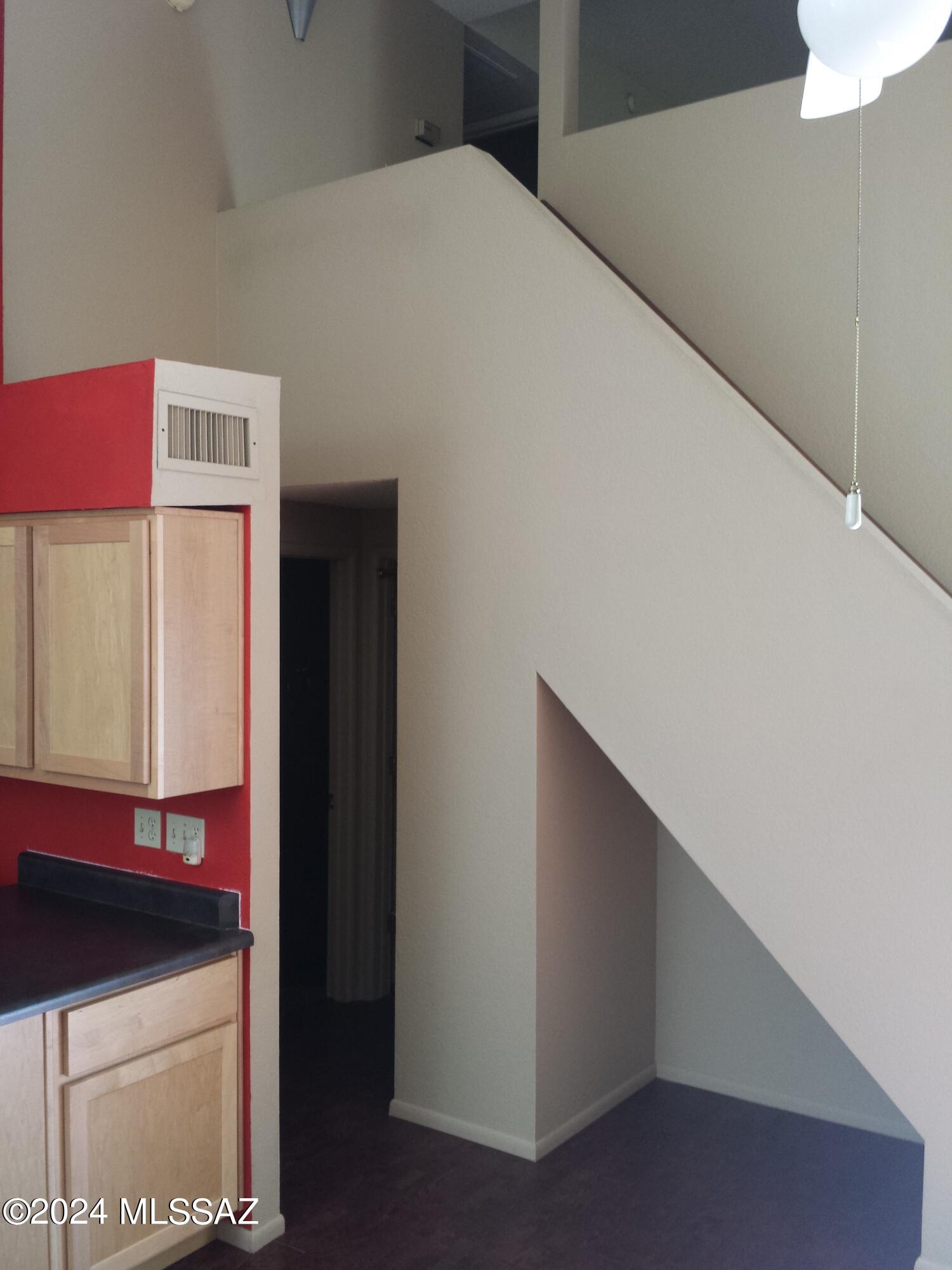 1115 West Roger Road Tucson, AZ 85705 - Photo 4 of 17