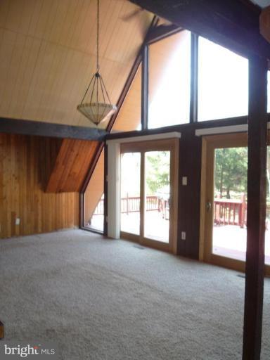 232 Leppo Road Westminster, MD 21158 - Photo 5 of 22 Living Room