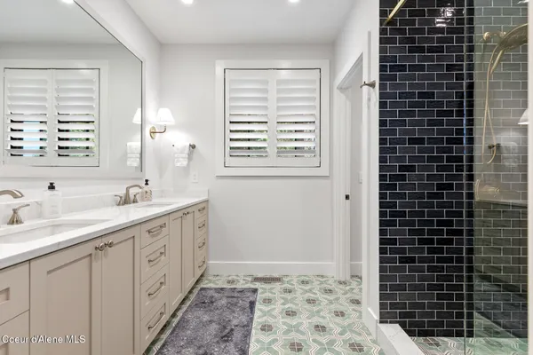 $5,250,000 | 7100 South Gozzer Road, Harrison, ID 83833