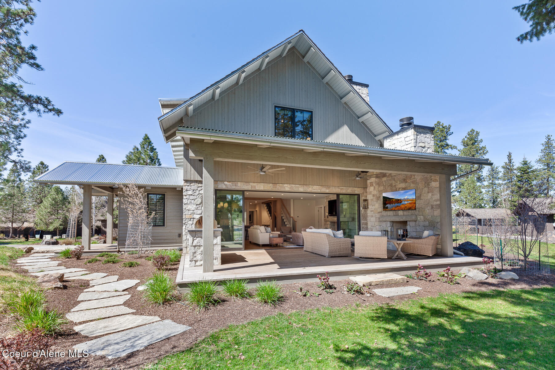 7100 South Gozzer Road Harrison, ID 83833 - Photo 2 of 33 Cottage5-32