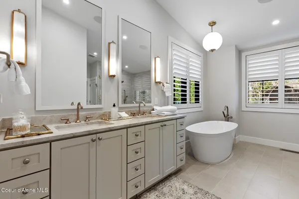 $5,250,000 | 7100 South Gozzer Road, Harrison, ID 83833