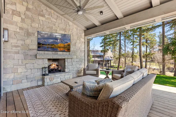 $5,250,000 | 7100 South Gozzer Road, Harrison, ID 83833