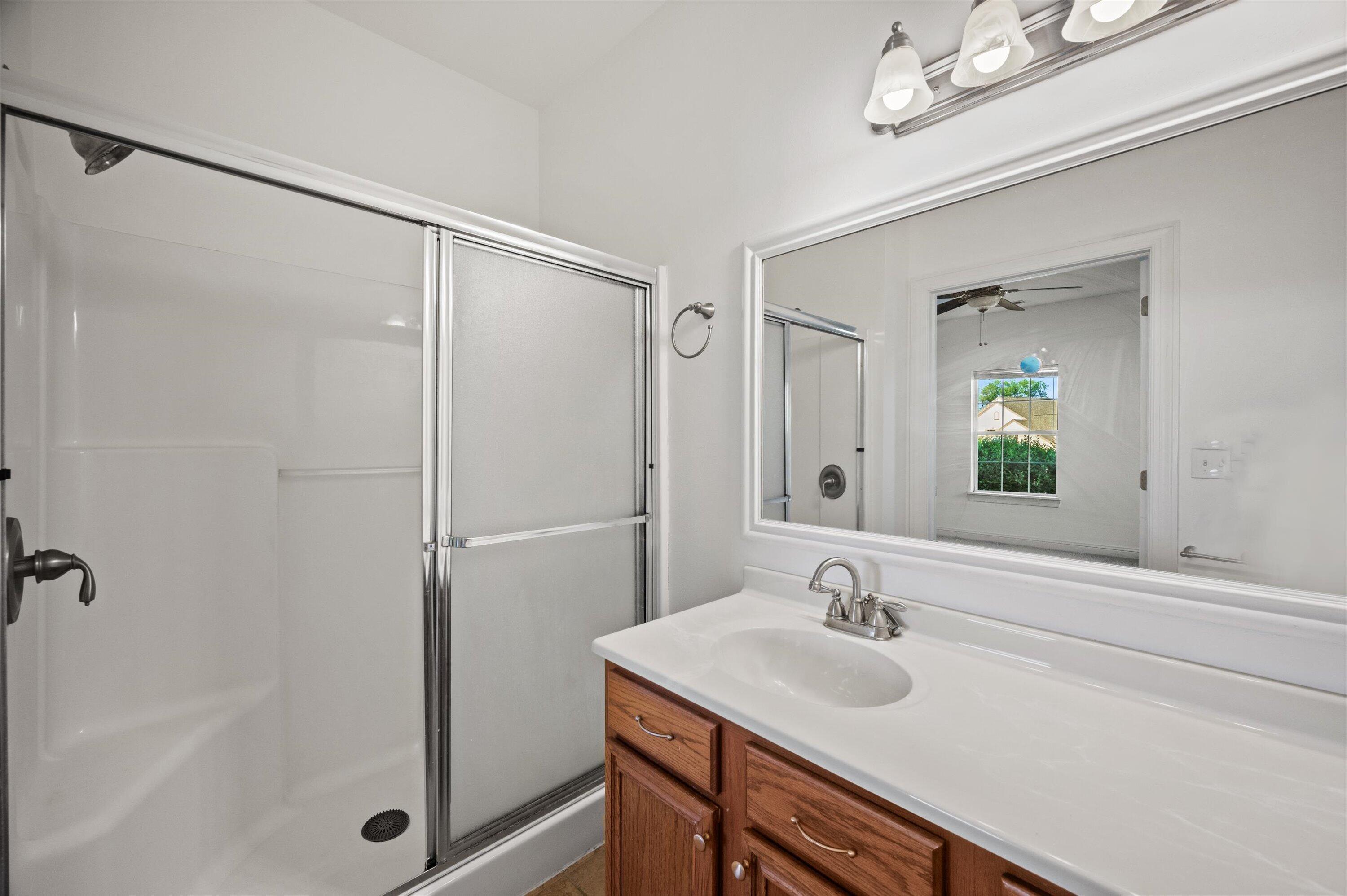 8614 South Stratford Road Oak Creek, WI 53154 - Photo 13 of 18 2-Z62_2167