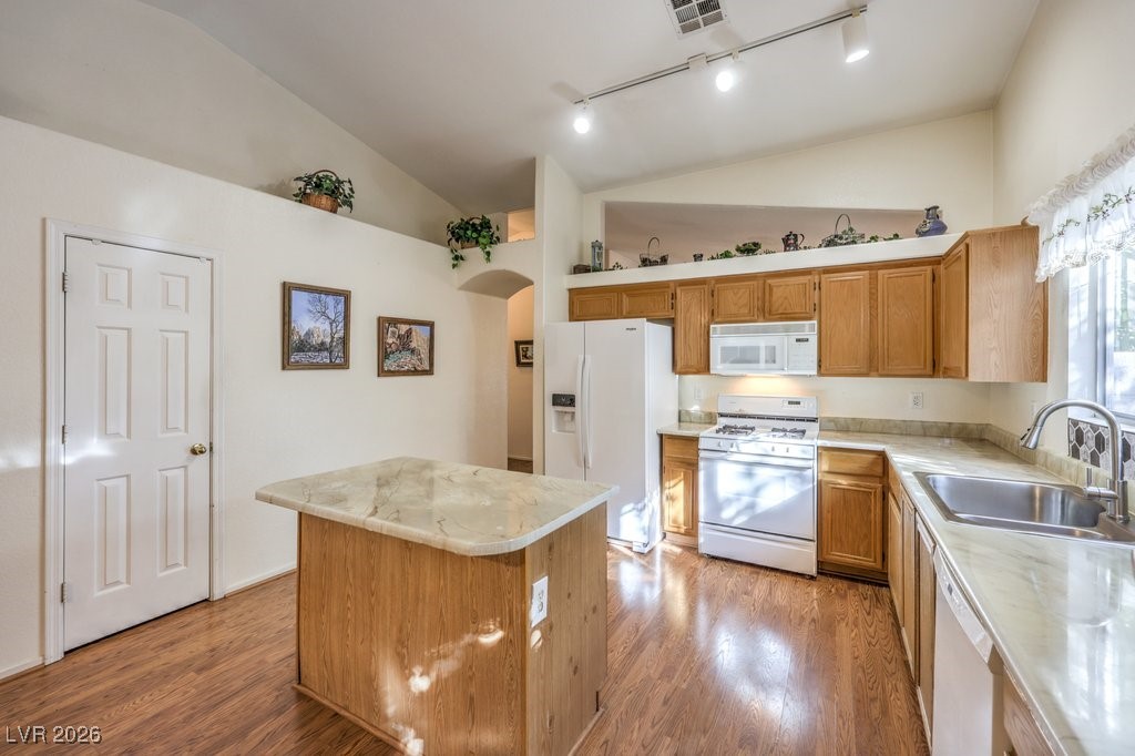 913 Dodee Court Henderson, NV 89015 - Photo 4 of 56