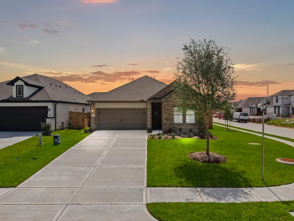 $289,990 | 3502 Atlas Pt Lane, Angleton, TX 77515
