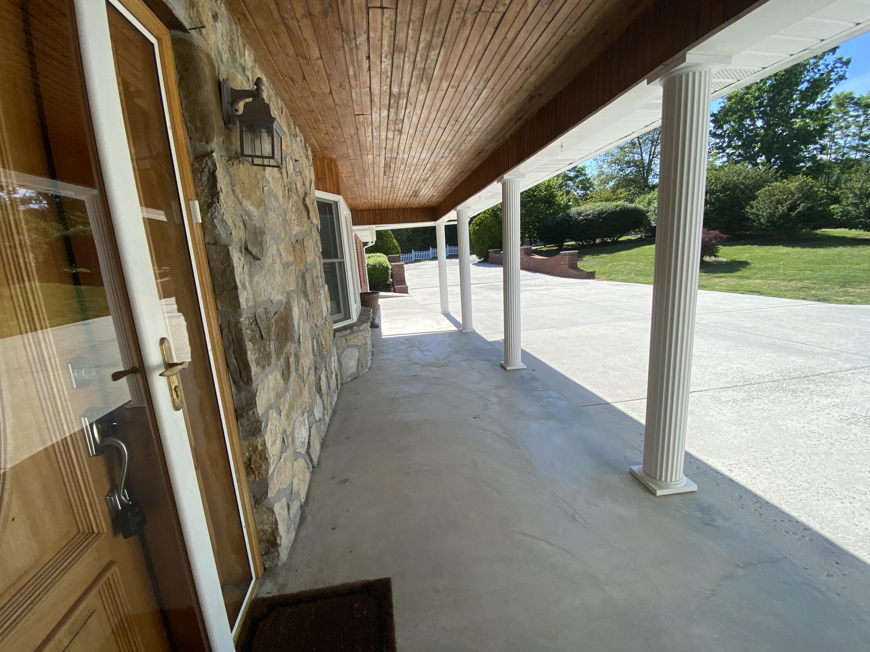337 Under Pass Road Ewing, VA 24248 - Photo 7 of 33 front porch