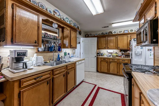 $474,999 | 46 Point Loop, Huntsville, TX 77320